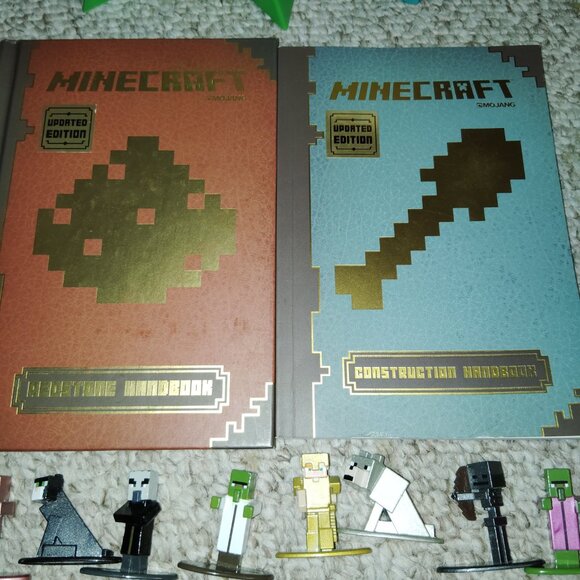 HUGE LOT OF MINECRAFT FIGURES BRICKS ARTICULATED ANIMAL MOBS BOOKS JADA DIECAST - Picture 4 of 8